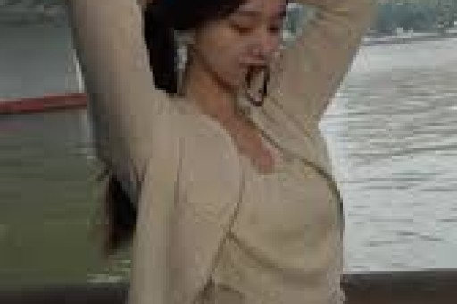 “假洋牌”优思益翻车事件:网红集体致歉背后的品牌包装术与流量陷阱 “假洋牌”优思益翻车事件:网红集体致歉背后的品牌包装术与流量陷阱